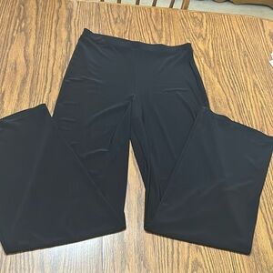 EUC Frank Lyman Design pull on straight pant.